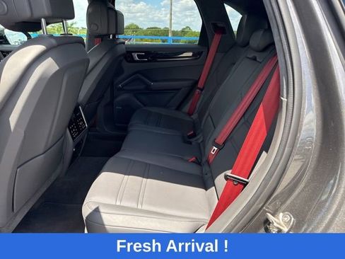 Used 2021 Porsche Cayenne GTS AWD/4WD image 4