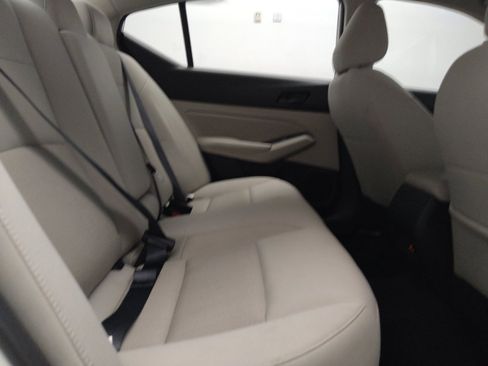 Used 2024 Nissan Altima 2.5 SV FWD image 19