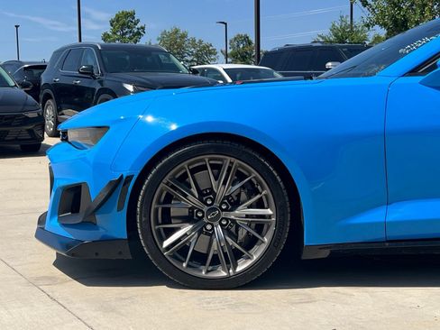 Used 2022 Chevrolet Camaro ZL1 RWD image 8