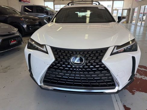 Used 2025 Lexus UX 300h FWD w/ Accessory Package (Z1) image 2