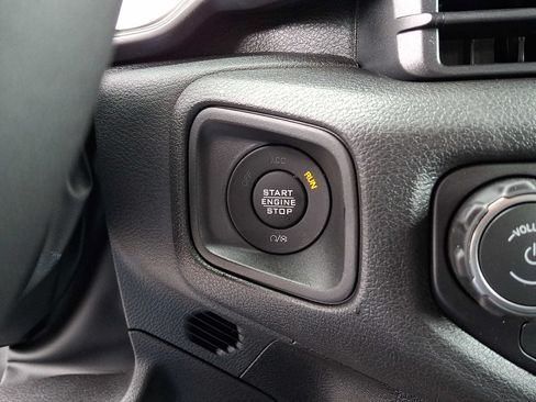New 2026 Jeep Gladiator Sport AWD/4WD image 19