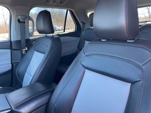 Used 2023 Ford Explorer XLT w/ Equipment Group 202A image 6