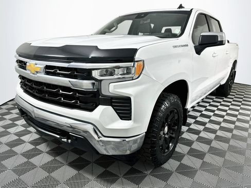 Used 2023 Chevrolet Silverado 1500 LT w/ Max Trailering Package AWD/4WD image 2