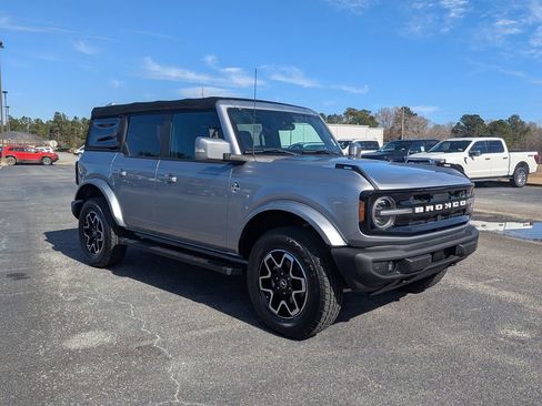 Used 2021 Ford Bronco Outer Banks image 3