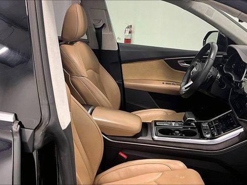 Used 2019 Audi Q8 Prestige AWD/4WD image 7