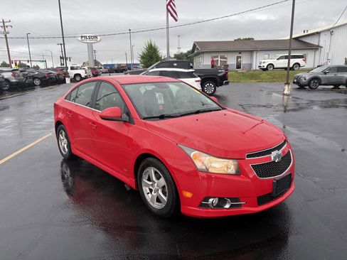 Used 2014 Chevrolet Cruze LT w/ RS Package FWD image 2