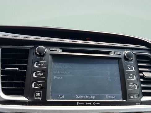 Used 2017 Toyota Highlander Limited Platinum w/ Carpet Mat Package AWD/4WD image 18