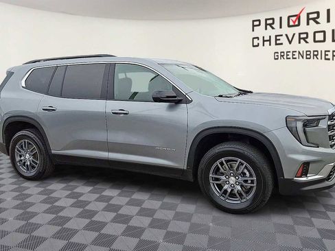Used 2025 GMC Acadia Elevation image 2