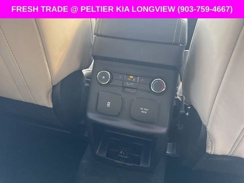 Used 2019 Ford Explorer Platinum image 13