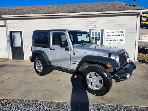 Used 2012 Jeep Wrangler Sport image 2