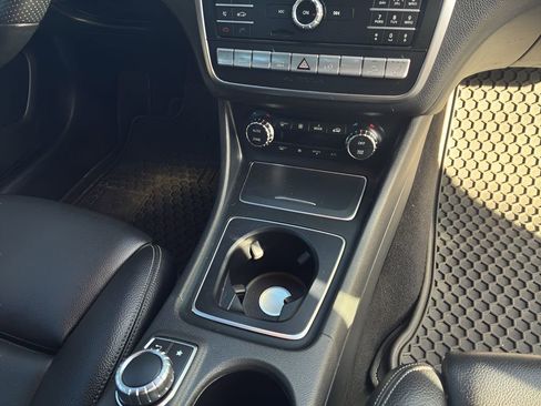 Used 2019 Mercedes-Benz GLA 250 4MATIC image 19