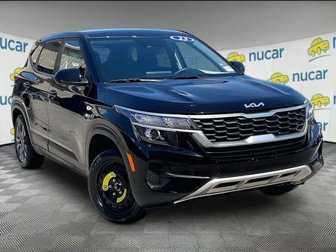 Used 2023 Kia Seltos LX image 1