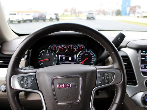 Used 2018 GMC Yukon SLT image 29