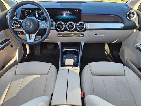 Used 2023 Mercedes-Benz GLB 250 GLB 250 image 17