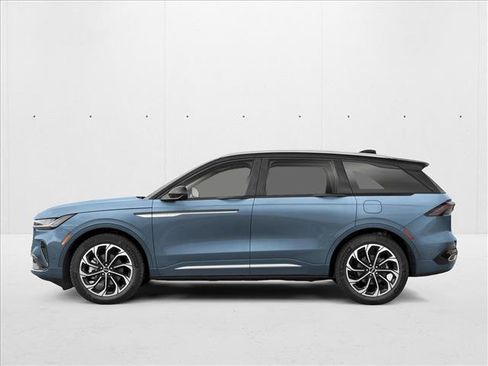New 2026 Lincoln Nautilus Premier AWD/4WD image 3