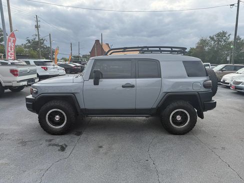 Used 2013 Toyota FJ Cruiser 4WD image 7