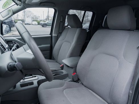 Used 2019 Nissan Frontier SV image 19