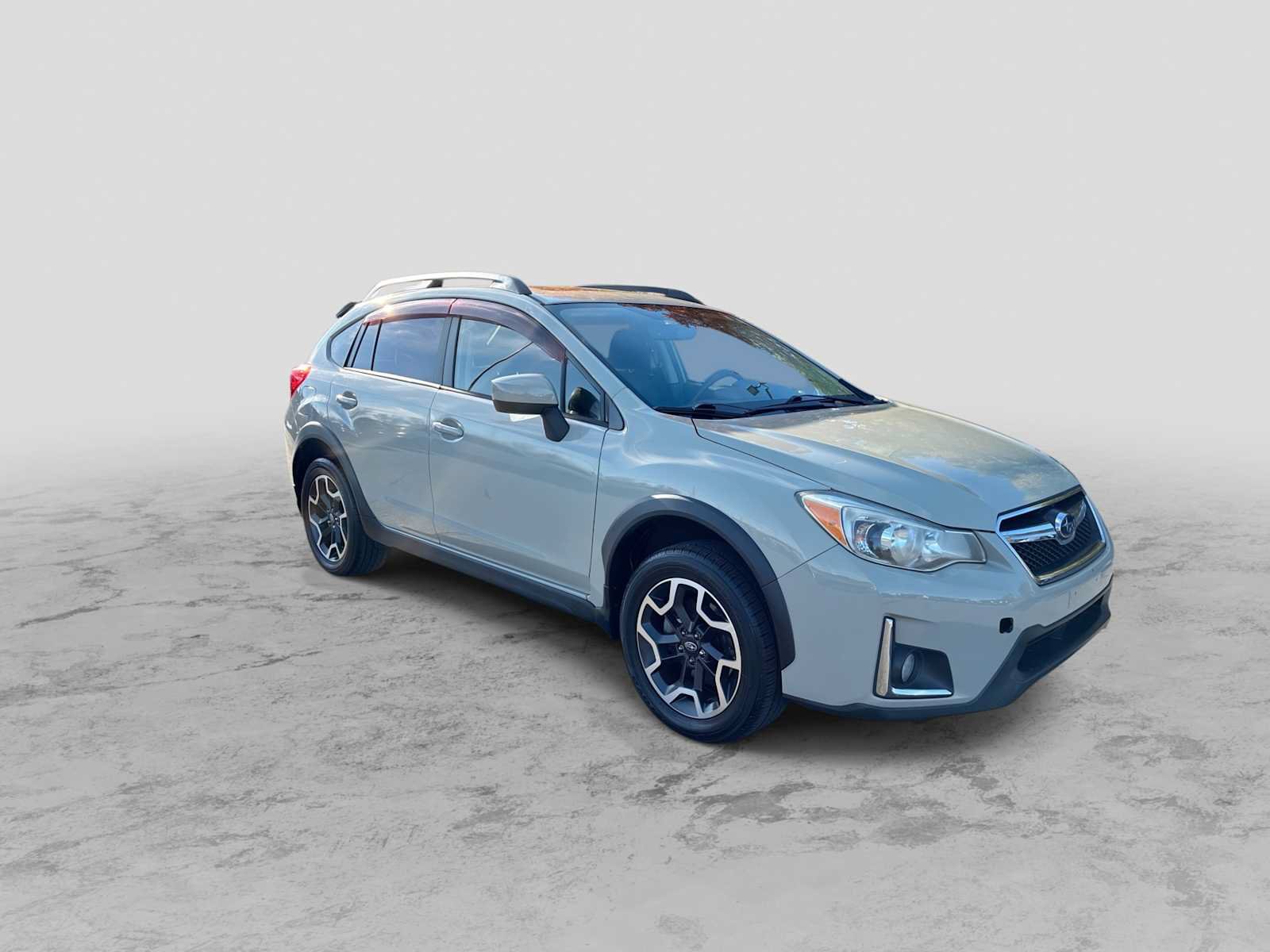 Used 2017 Subaru Crosstrek 2.0i Premium w/ Moonroof Package AWD/4WD image 2