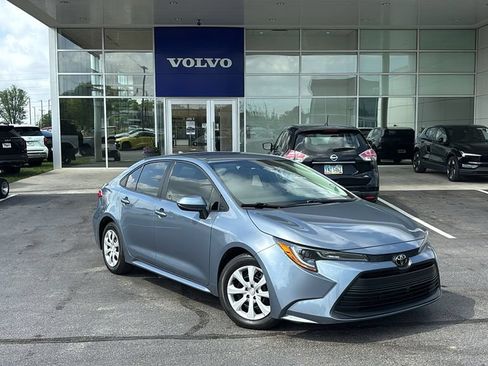 Used 2024 Toyota Corolla LE FWD image 2