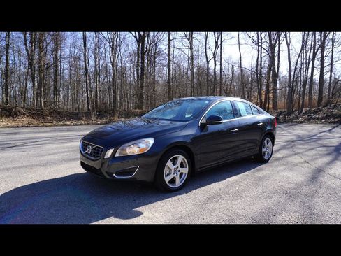 Used 2012 Volvo S60 T5 w/ Climate Pkg image 1