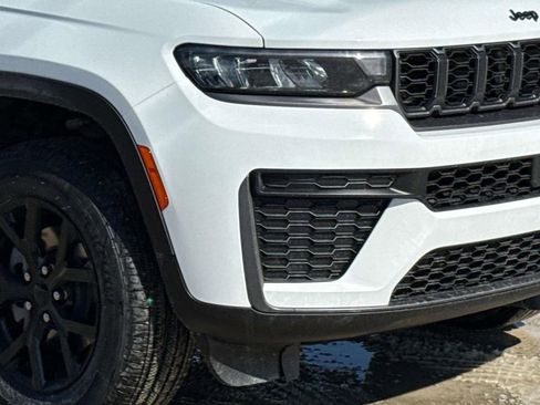 New 2026 Jeep Grand Cherokee Altitude AWD/4WD image 5