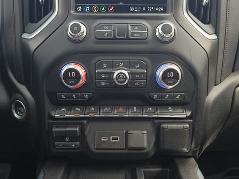 Used 2021 GMC Sierra 1500 AT4 w/ AT4 Premium Package AWD/4WD image 21
