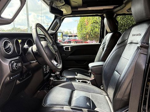 Used 2022 Jeep Wrangler Unlimited Sahara w/ Cold Weather Group AWD/4WD image 9