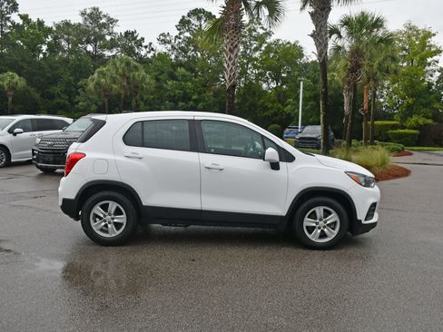 Used 2020 Chevrolet Trax LS w/ Tint and Cruise Package FWD image 2