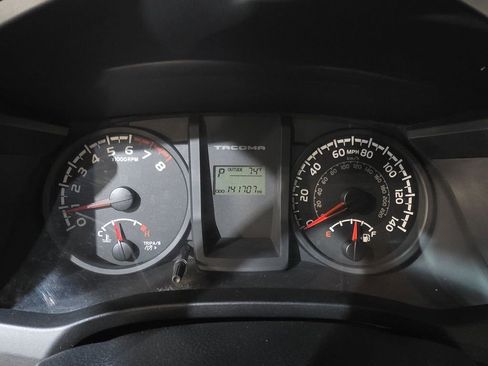 Used 2017 Toyota Tacoma SR w/ Tow Package AWD/4WD image 10