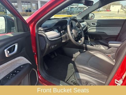 Used 2024 Jeep Compass Latitude image 12