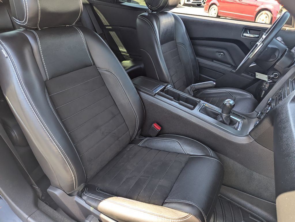 Used 2014 Ford Mustang GT Premium w/ Equipment Group 402A RWD image 32