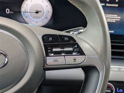 Used 2023 Hyundai Elantra SEL w/ Convenience Package image 27