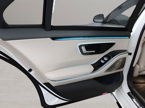 Used 2022 Mercedes-Benz S 500 4MATIC image 12