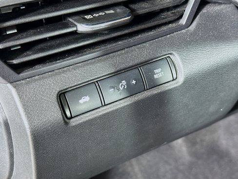 Used 2024 Nissan Altima 2.5 SV FWD image 9