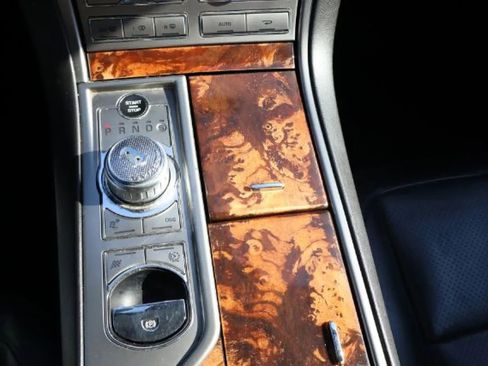 Used 2011 Jaguar XF Premium image 25