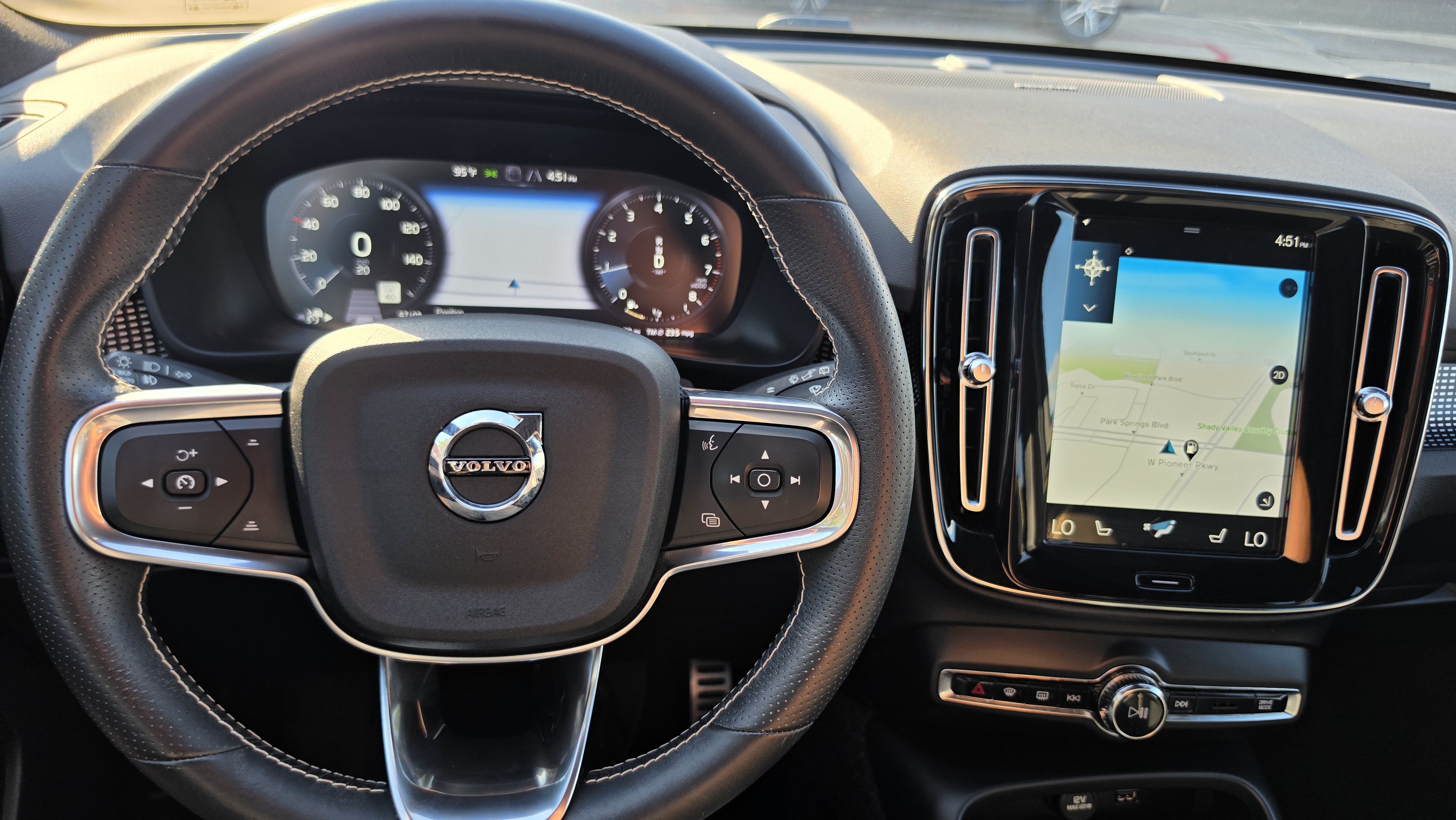 Used 2021 Volvo XC40 T5 R-Design w/ Advanced Package AWD/4WD image 44
