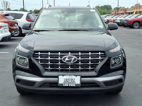 Used 2025 Hyundai Venue SEL FWD image 35