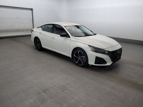 Used 2023 Nissan Altima 2.5 SR AWD/4WD image 11
