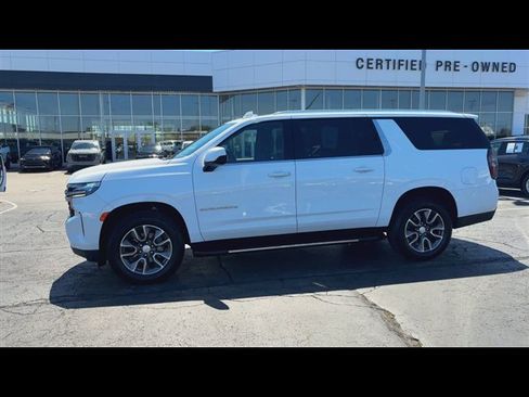 Used 2023 Chevrolet Suburban LS w/ Max Trailering Package AWD/4WD image 5