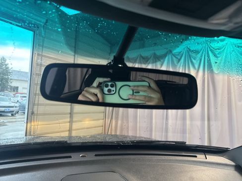 Used 2013 Ford Explorer XLT image 24