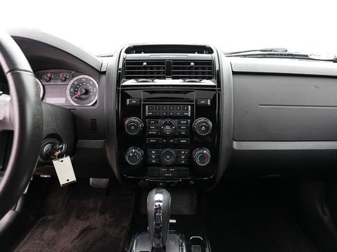 Used 2010 Ford Escape XLT AWD/4WD image 16
