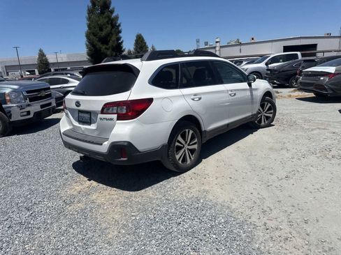 Used 2018 Subaru Outback 2.5i Limited AWD/4WD image 5
