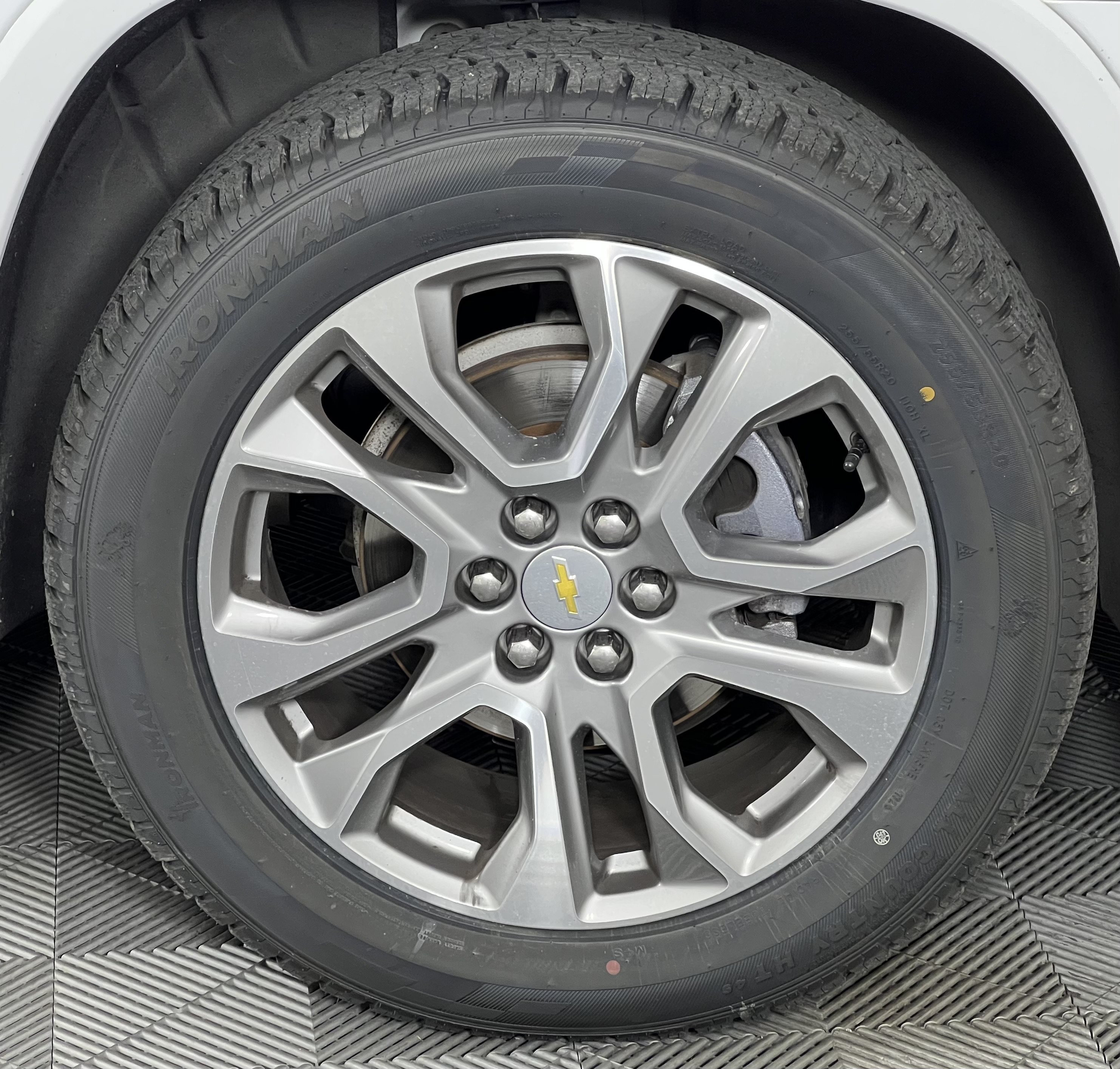Used 2020 Chevrolet Traverse Premier w/ LPO, Floor Liner Package AWD/4WD image 13