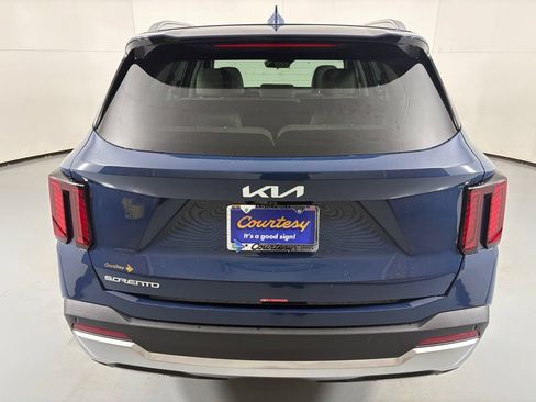 New 2026 Kia Sorento S w/ S Panoramic Sunroof Package FWD image 7