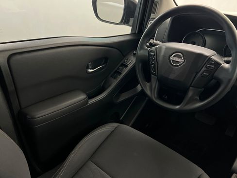 Used 2024 Nissan Frontier SV AWD/4WD image 12