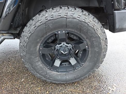 Used 2018 Jeep Wrangler Unlimited Sahara w/ Dual Top Group image 62