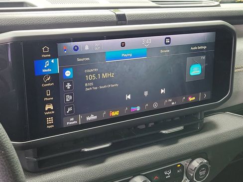 Used 2025 Jeep Gladiator Sport AWD/4WD image 26