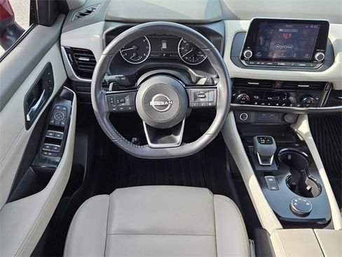 Used 2023 Nissan Rogue SL image 7