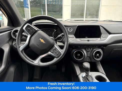 Used 2021 Chevrolet Blazer LT FWD image 12