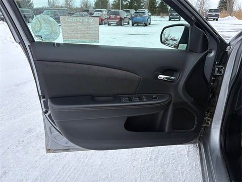 Used 2013 Dodge Avenger SXT image 16